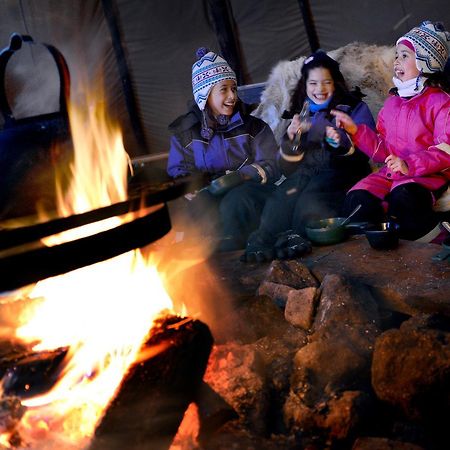 Pine Bay Lodge Person Eksteriør bilde